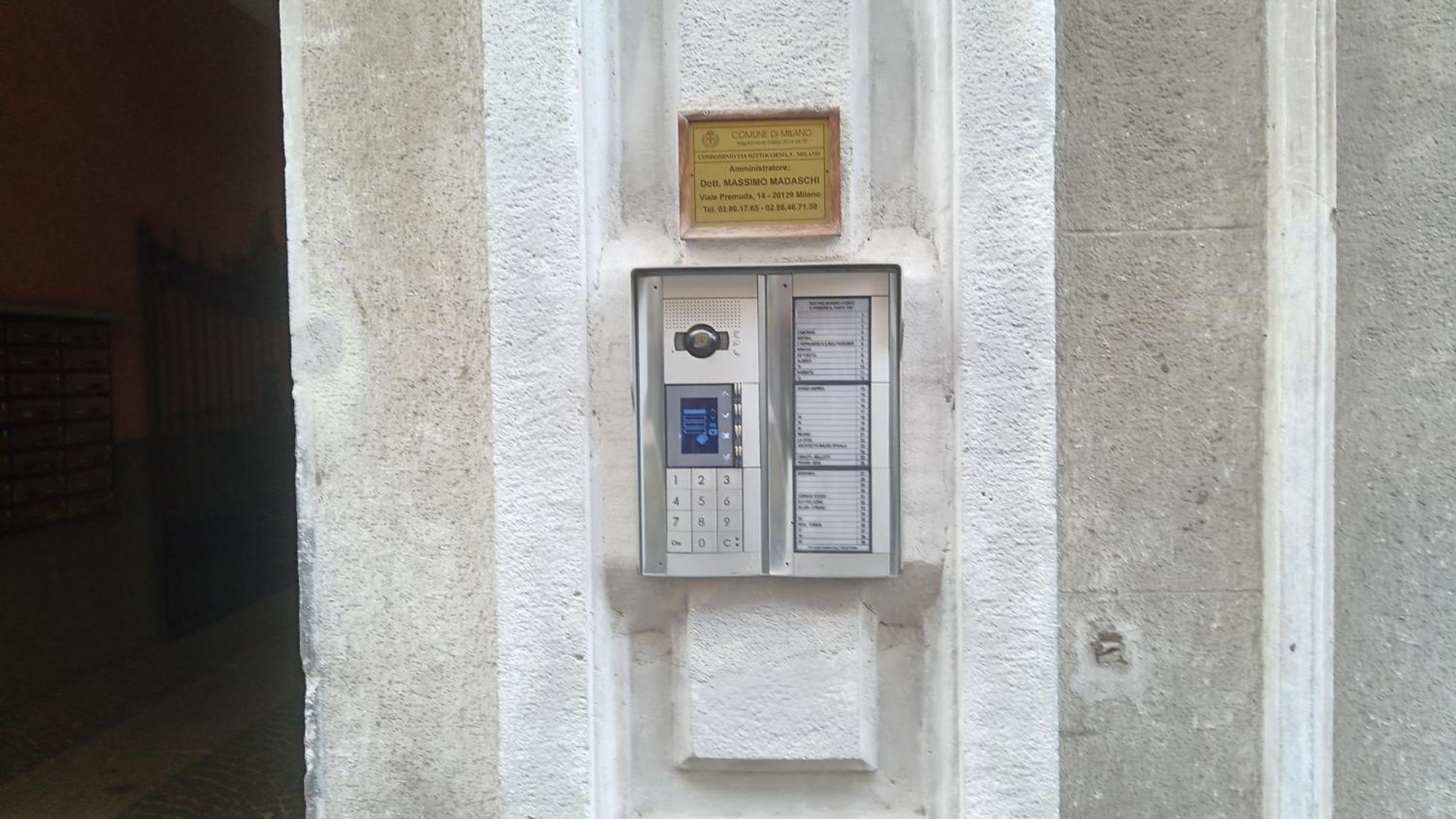 Stanza Privata Con Bagno Nel Centro Di Milano Apartment Exterior foto